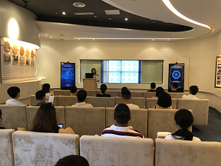 美國專場活動現(xiàn)場 移民美國